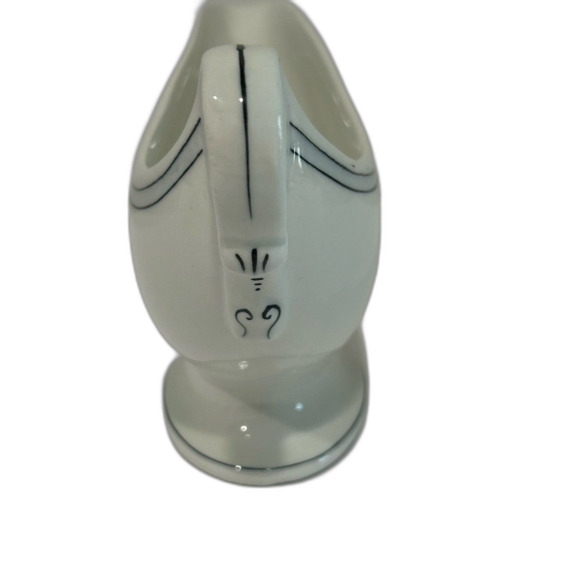 John Maddock & Sons Vintage Fine Earthenware/ Porcelain Gravy Boat. - Picture 3 of 12